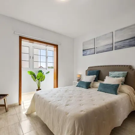 Casa Conchita. Relax, Diversion Y Playa. * Playa Honda (Lanzarote)
