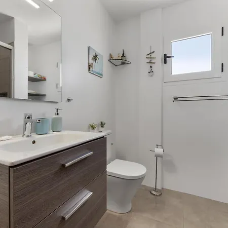Apartment Casa Conchita. Relax, Diversion Y Playa. Playa Honda (Lanzarote)